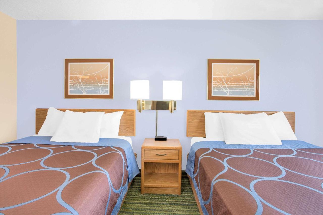 Boarders Inn & Suites By Cobblestone Hotels Waterloo Cedar Falls Eksteriør billede