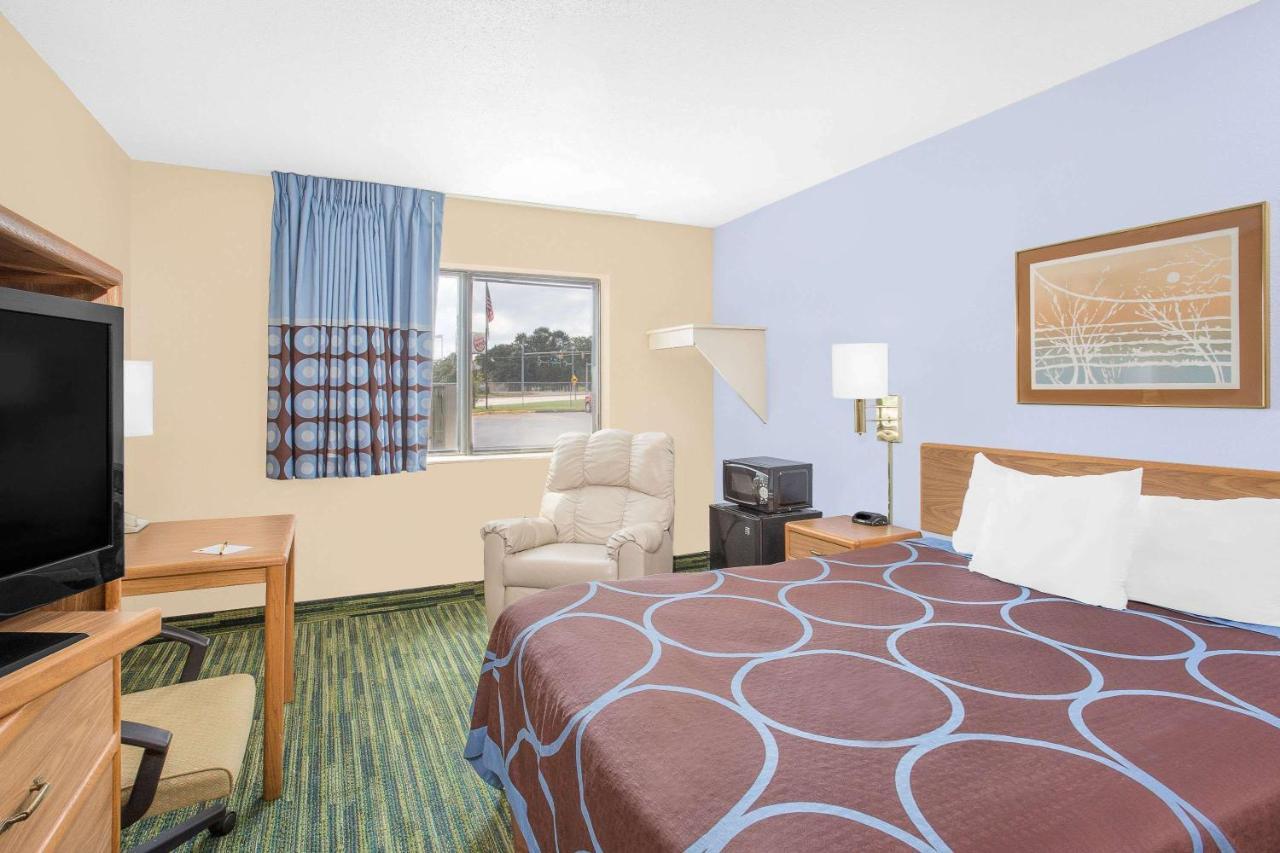 Boarders Inn & Suites By Cobblestone Hotels Waterloo Cedar Falls Eksteriør billede