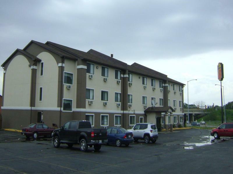 Boarders Inn & Suites By Cobblestone Hotels Waterloo Cedar Falls Eksteriør billede